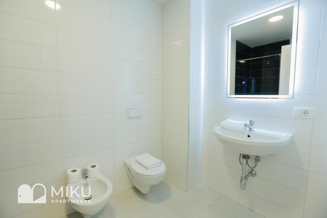 Miku Apartment - Vibrant 1Bd Apartment At Olympic Residence Tirana Buitenkant foto